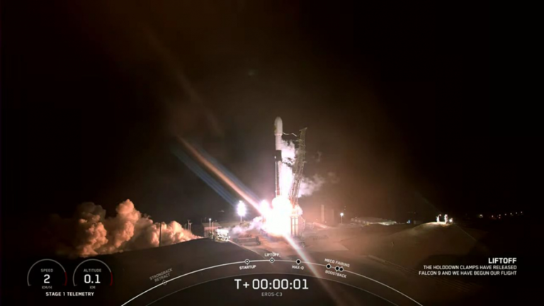 Liftoff Falcon 9