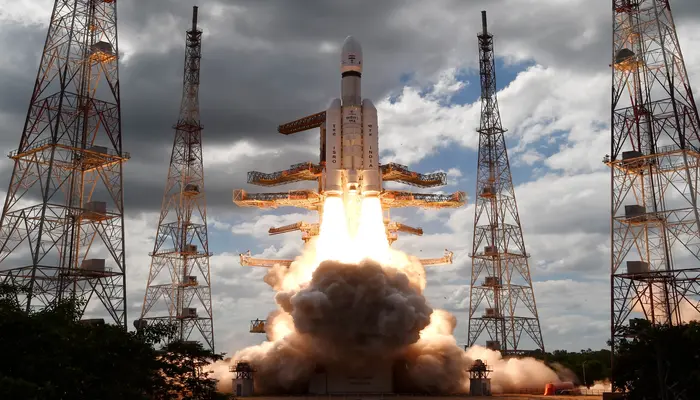 India lanza su misión Chandrayaan-3 hacia la luna