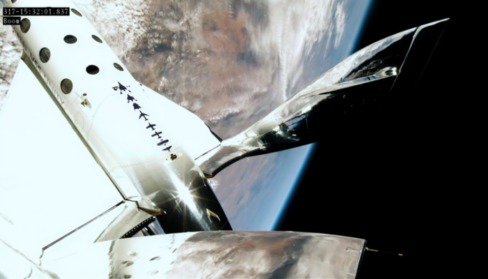 Virgin Galactic completa su primera misión de turismo espacial totalmente privada