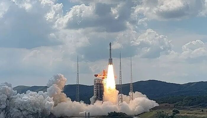 China lanzó tres satélites de observación terrestre
