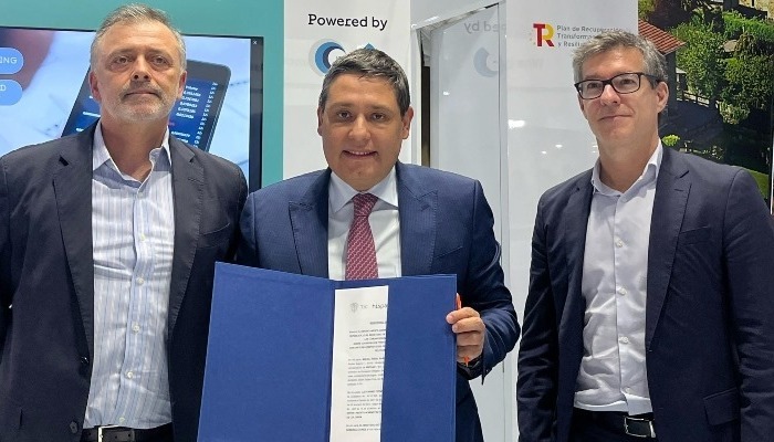 La operadora española Hispasat firma acuerdo con Colombia en el MWC