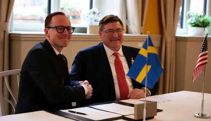 Suecia y Suiza firman los acuerdos Artemis