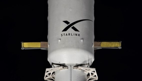 En un doble lanzamiento, SpaceX suma 42 satélites Starlink