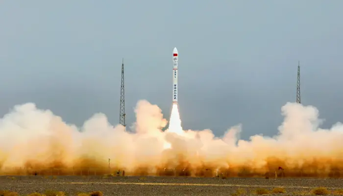 Nuevo lanzamiento privado pone en órbita tres satélites chinos